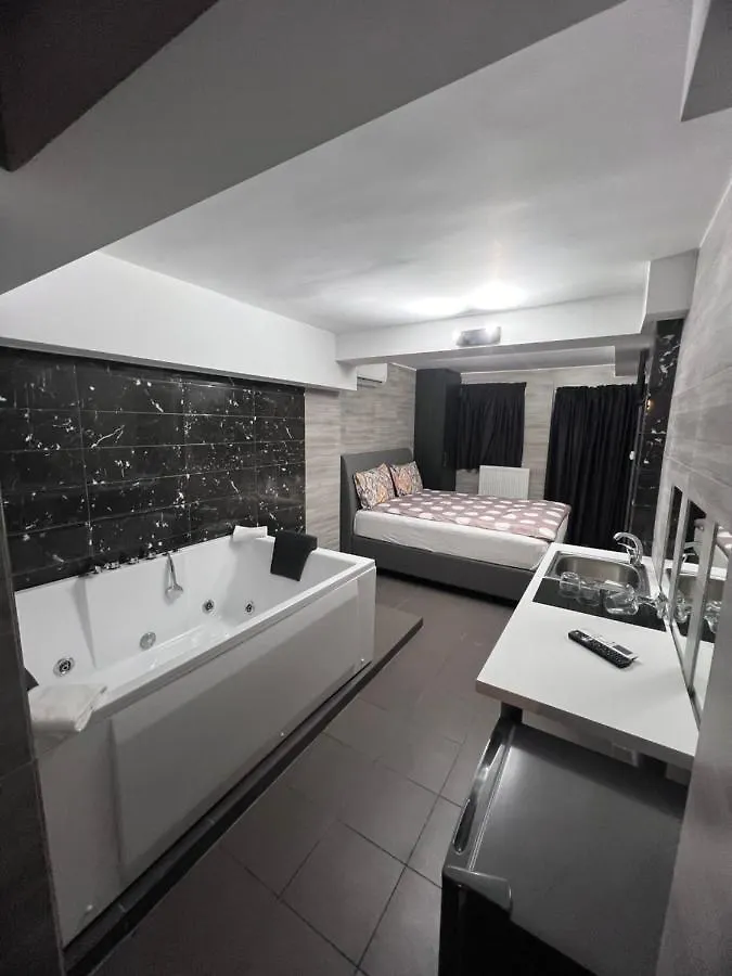 Jacuzzi Suites 2 Tessalónica Apartamento