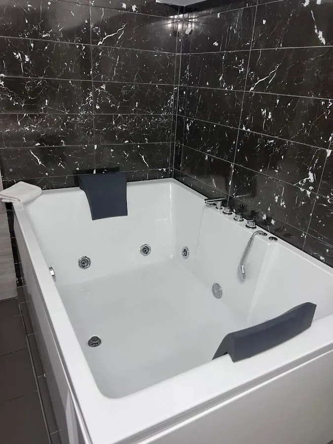 Jacuzzi Suites 2 Thessaloniki
